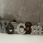 G House 100 *