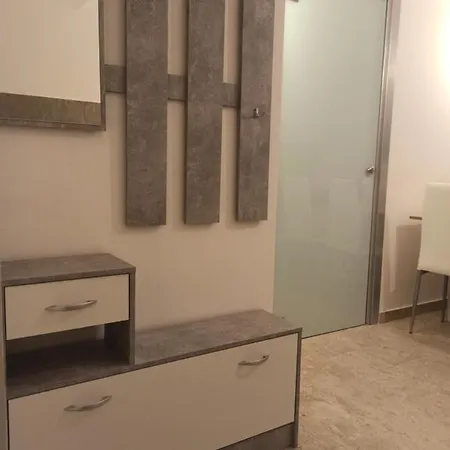 G House 100 Apartment *