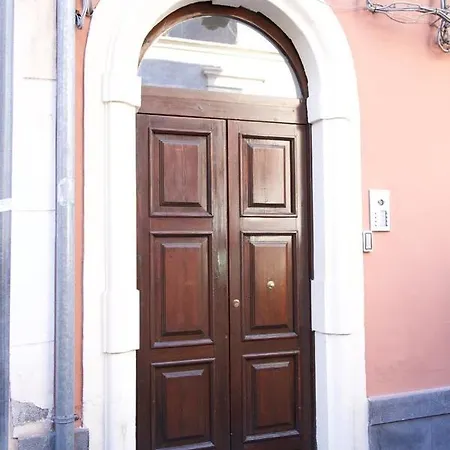 G House 100 Apartment