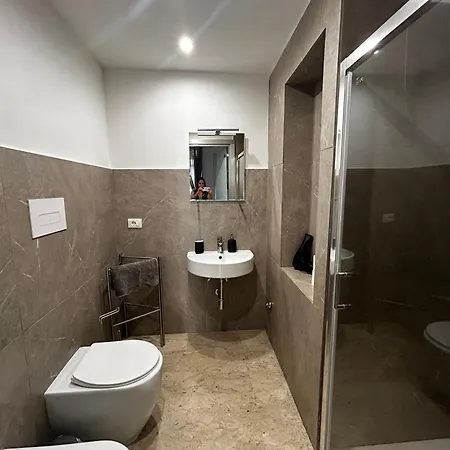 Apartment G House 100