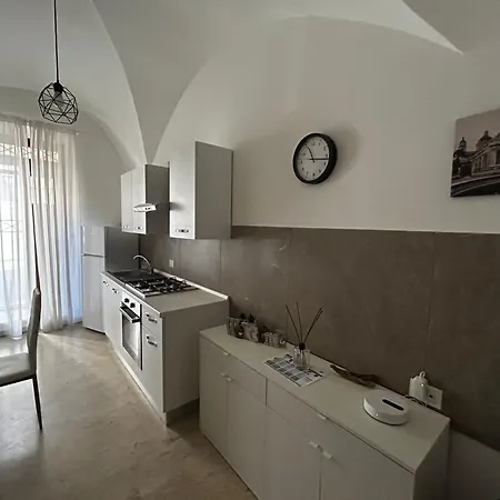 Apartment G House 100